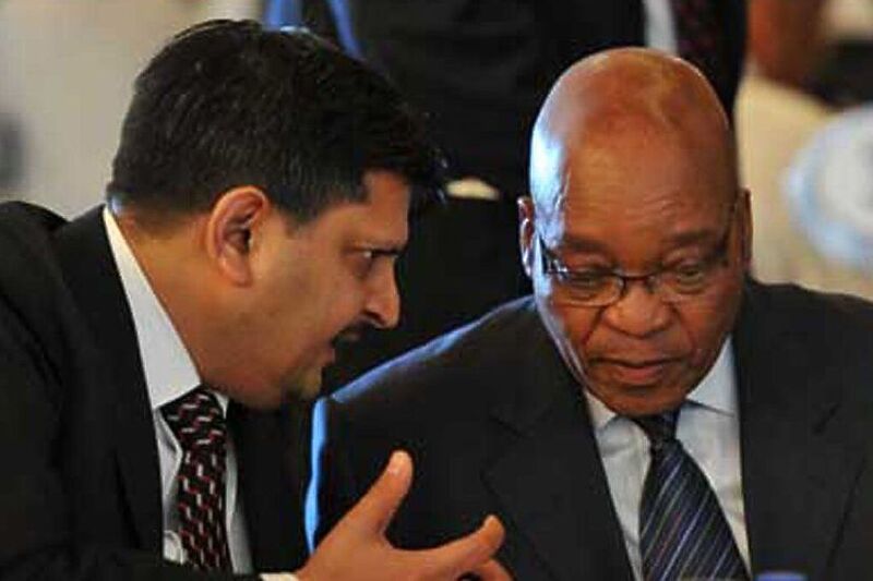 Atul Gupta sa tadašnjim južnoafričkim predsjednikom Jacobom Zumom (2011)