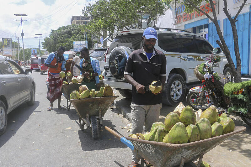 Prodavač kokosa u Somaliji