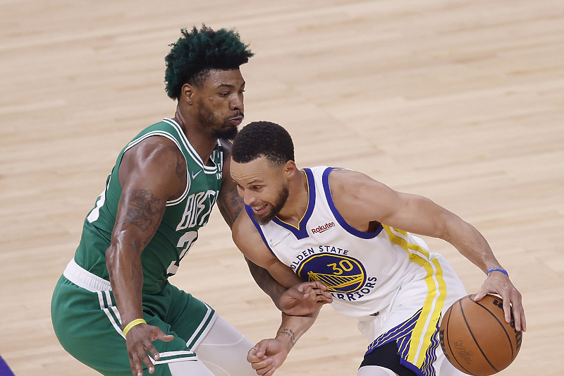 Stephen Curry u meču protiv Bostona (Foto: EPA-EFE)