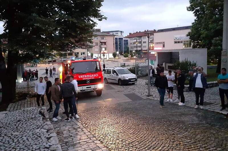 Ženska osoba poginula nakon pada sa kule Zmaja od Bosne (Foto: Bet Radio)