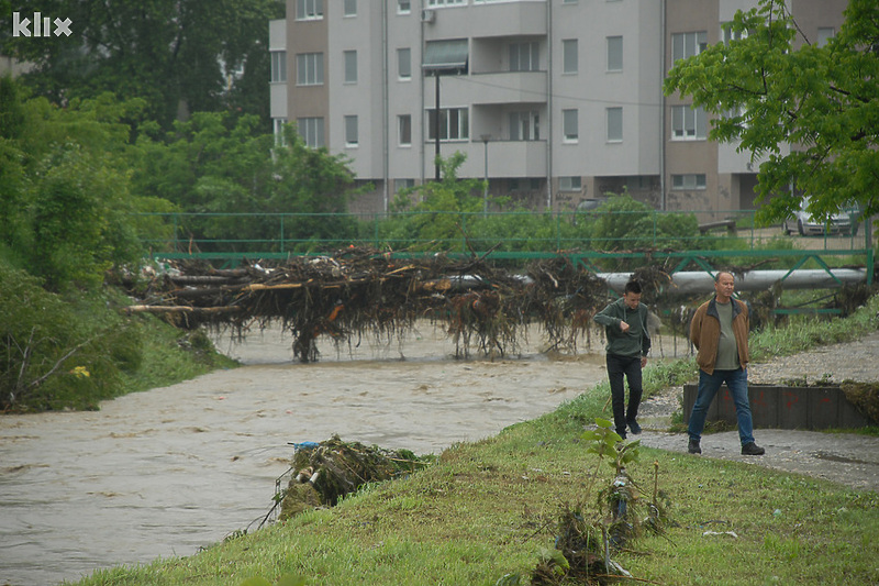 Smeće u rijekama doprinosi poplavama, a poplave dovode do klizišta (Foto: Arhiv/Klix.ba)