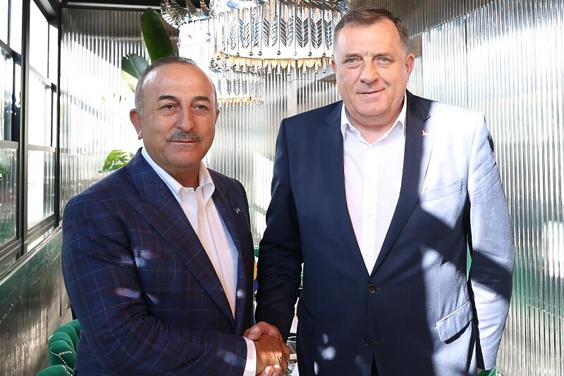 Cavusoglu i Dodik na sastanku (Foto: Twitter / @Mevlut Cavusoglu)