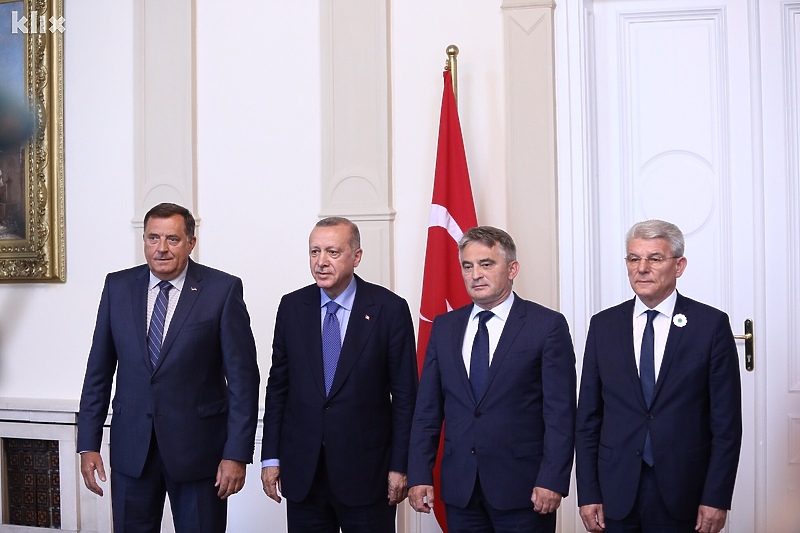 Recep Tayyip Erdogan s članovima Predsjedništva BiH (Foto: H. M./Klix.ba)