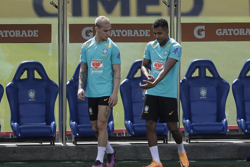 Antony (lijevo) na okupljanju reprezentacije Brazila (Foto: EPA-EFE)