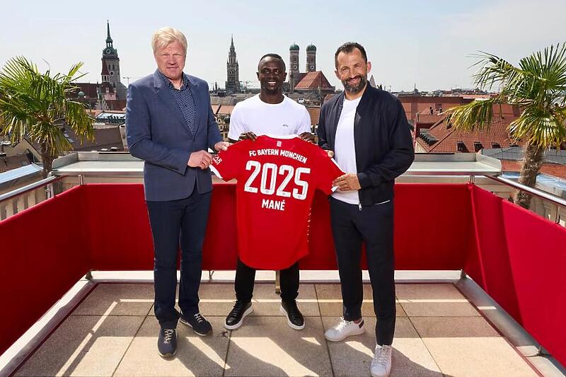 Oliver Kahn, Sadio Mane i Hasan Salihamidžić (Foto: Bayern)