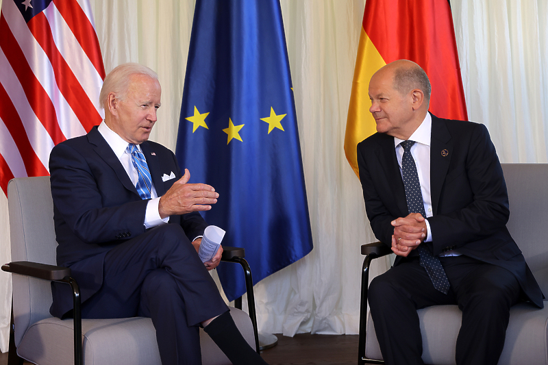 Joe Biden i Olaf Scholz uoči samita G7 (Foto: EPA-EFE)