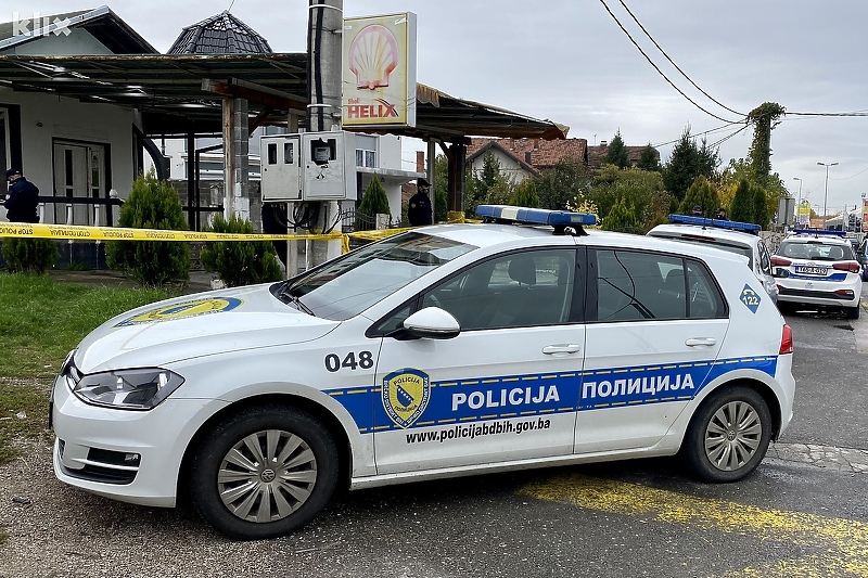 Brčanska policija obavila je uviđaj na groblju (Foto: A. K./Klix.ba)