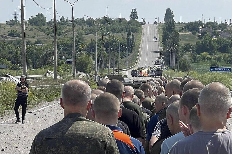 Fotografija razmjenjenih ukrajinskih vojnika (Foto: EPA-EFE)