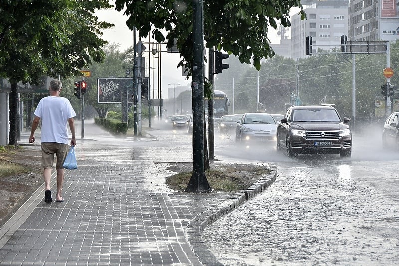 Kiša je osvježila sarajevske ulice (Foto: I. Š./Klix.ba)