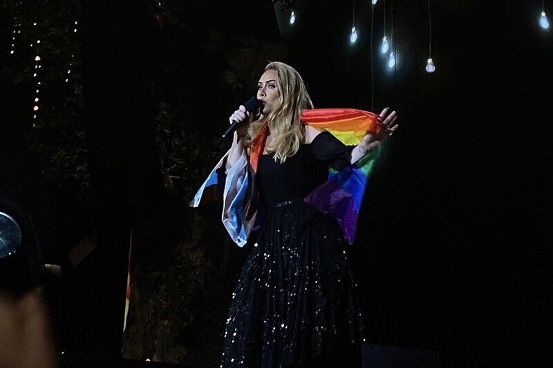 Adele je izjavila kako su ljudi koji pripadaju LGBT zajednici njene "srodne duše" (Foto: Twitter)
