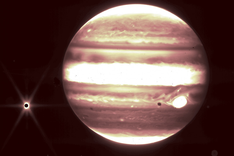Jupiter i njegov mjesec Evropa; Foto: NASA