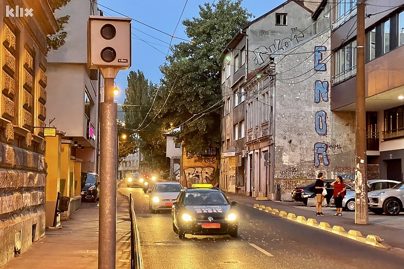 Radar u ulici Hamdije Kreševljakovića (Foto: D. S./Klix.ba)