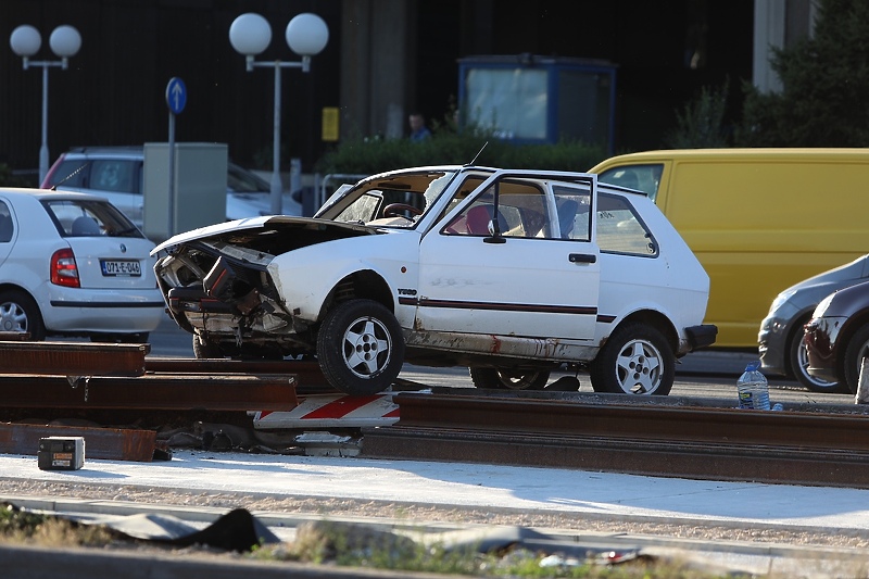 Saobraćajna nesreća u sarajevskom naselju Alipašino Polje (Foto: I. L./Klix.ba)
