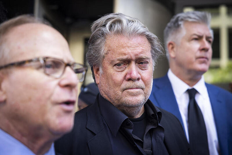 SSteve Bannon (u sredini) (Foto: EPA-EFE)