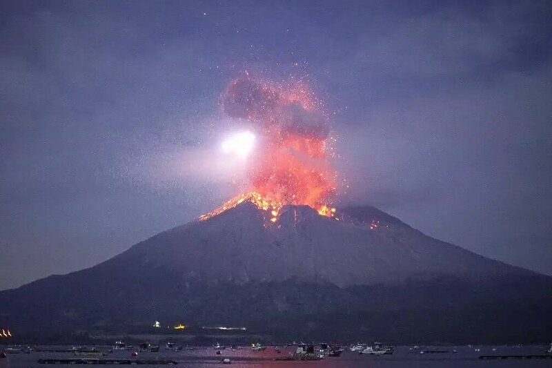 Erupcija vulkana Sakurajima (Izvor: Twitter)
