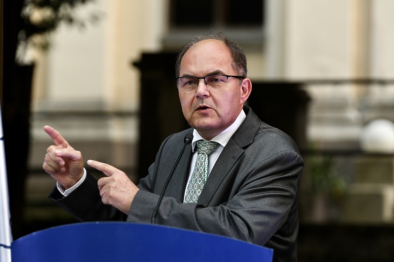 Kratki vodič kroz ono što je sporno, a Schmidt bi mogao nametnuti