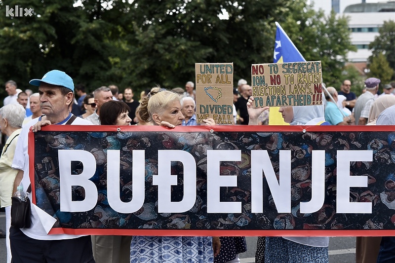 Protesti ispred OHR-a (Foto: T. S./Klix.ba)