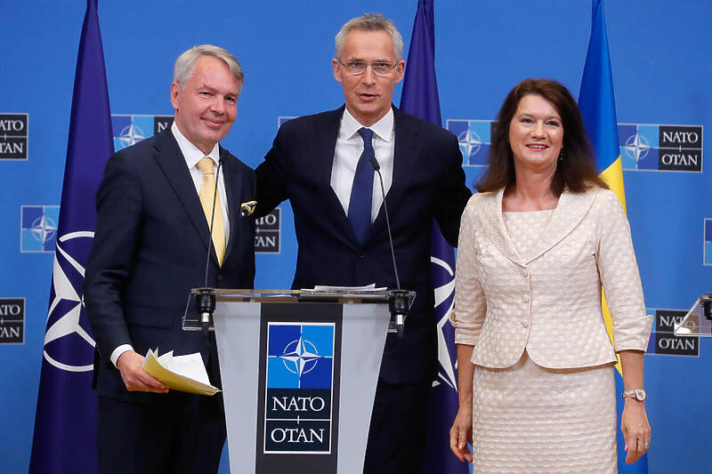 Generalni sekretar NATO-a sa ministrima vanjskih poslova Finske i Švedske (Foto: EPA-EFE)