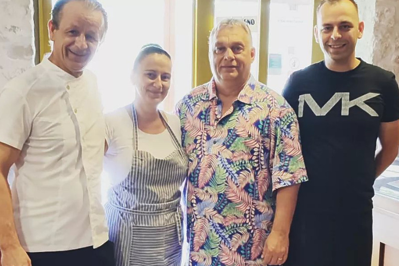 Viktor orban u posjeti jednom restoranu na Braču (Screenshoot/Instagram)