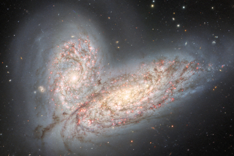 Galaksije NGC 4568 i NGC 4567 (Foto: Gemini.edu)
