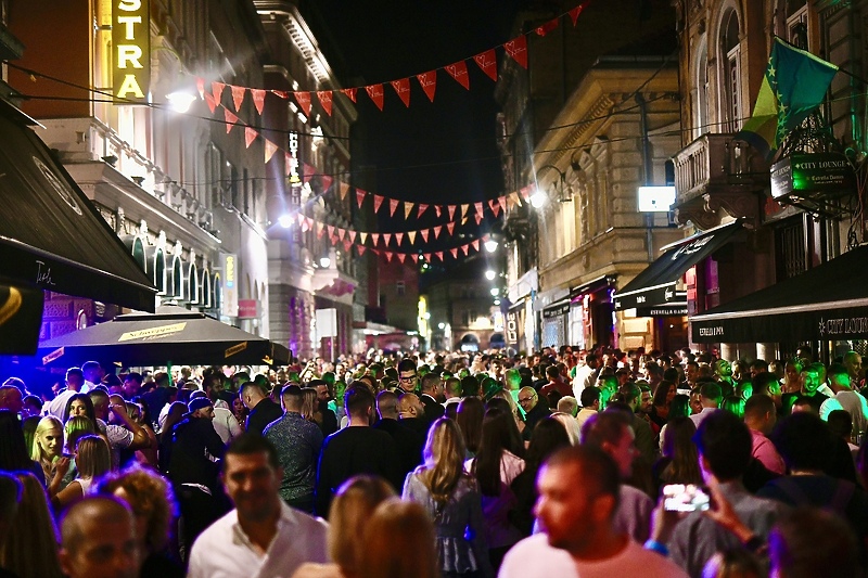 Odlična atmosfera vlada na ulicama glavnog grada BiH (Foto: T. S./Klix.ba)