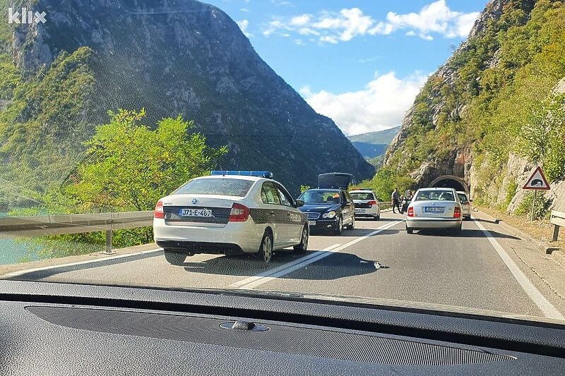 Sabraćajna nesreća kod Mostara u pravcu prema Jablanici (Foto: Čitatelj)