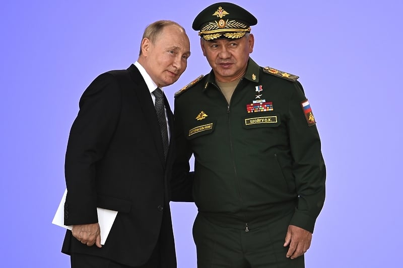 Vladimir Putin i Sergej Šojgu (Foto: EPA-EFE)