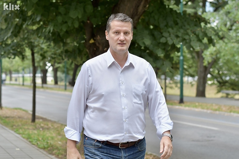Predsjednik Nezavisnog bloka Senad Šepić (Foto: I. Š./Klix.ba)
