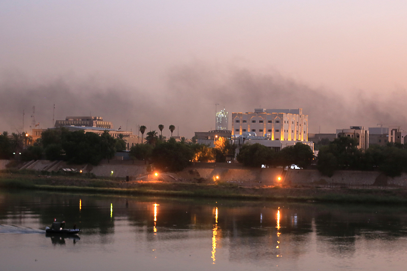 Dim iznad Bagdada (Foto: EPA-EFE)