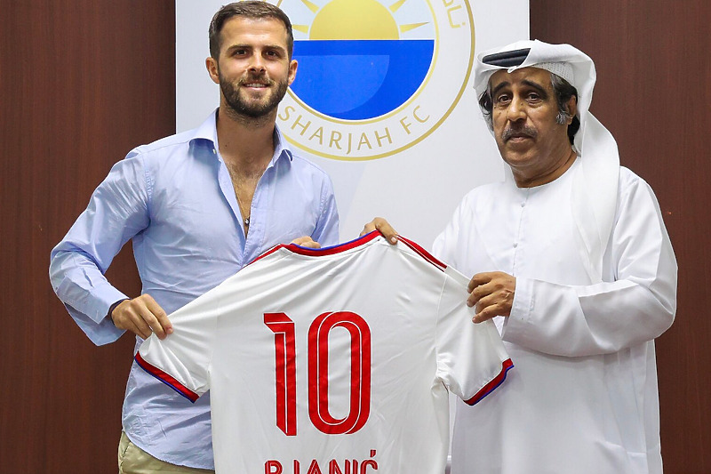 Pjanić će nositi broj 10 u novom klubu (Foto: Sharjah FC)