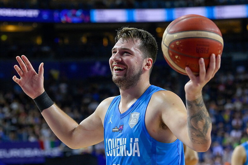 Dončić se uoči utakmice s Poljskom žalio na povredu (Foto: EPA-EFE)