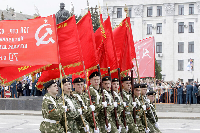 Parada proruskih separatista u Lugansku (Foto: EPA-EFE)