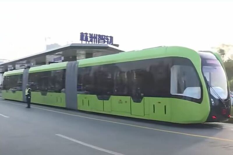 Samovozeći tramvaj u kineskom gradu Hunan (Screenshot: New China)