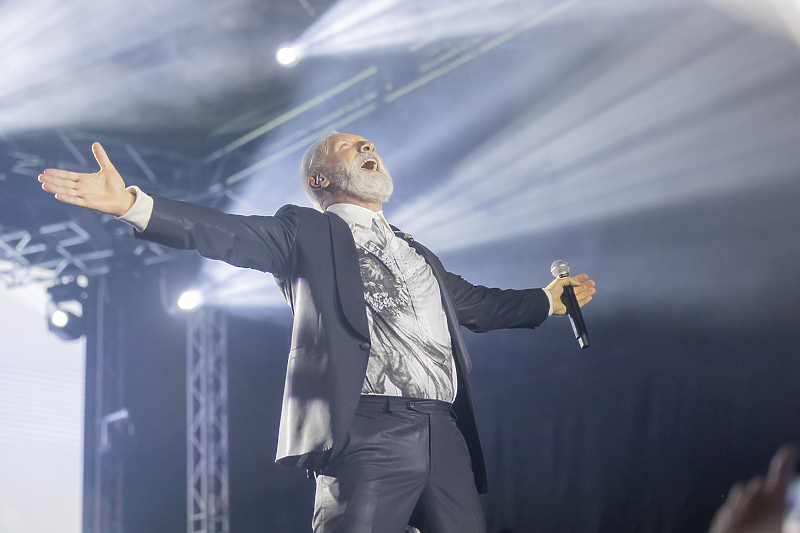 Dino Merlin za decembar najavio koncert u Wiener Stadthalle u Beču