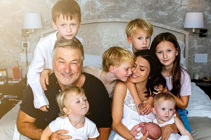 Porodica Baldwin presretna je zbog novog člana (Foto: Instagram)
