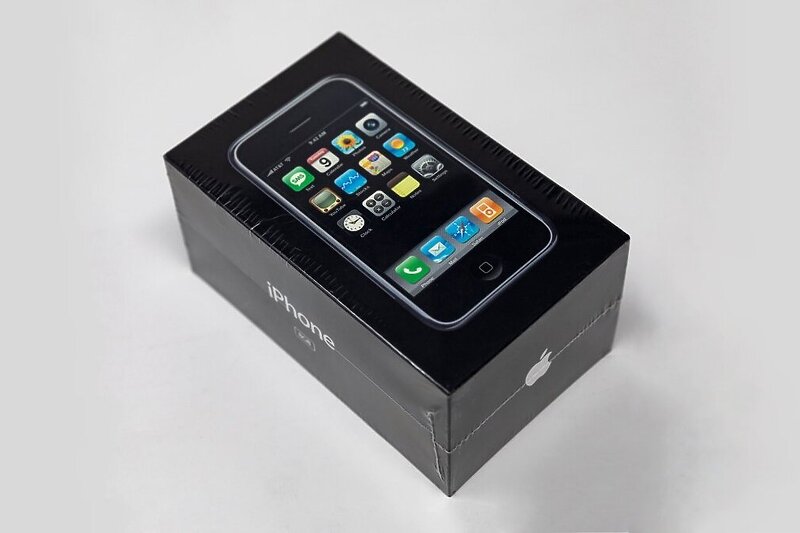 Prvi iPhone prodan za više od 39.000 dolara