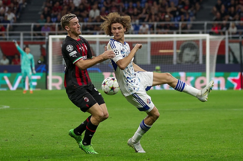 Ljubičić u duelu protiv Milana u Ligi prvaka (Foto: EPA-EFE)