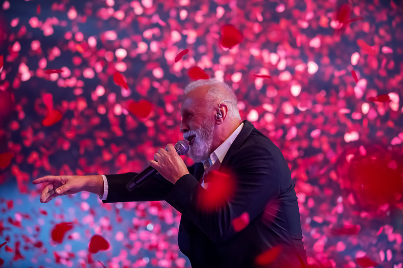 Dino Merlin priredio je spektakl i u Osijeku (Foto: Željko Vidinović)