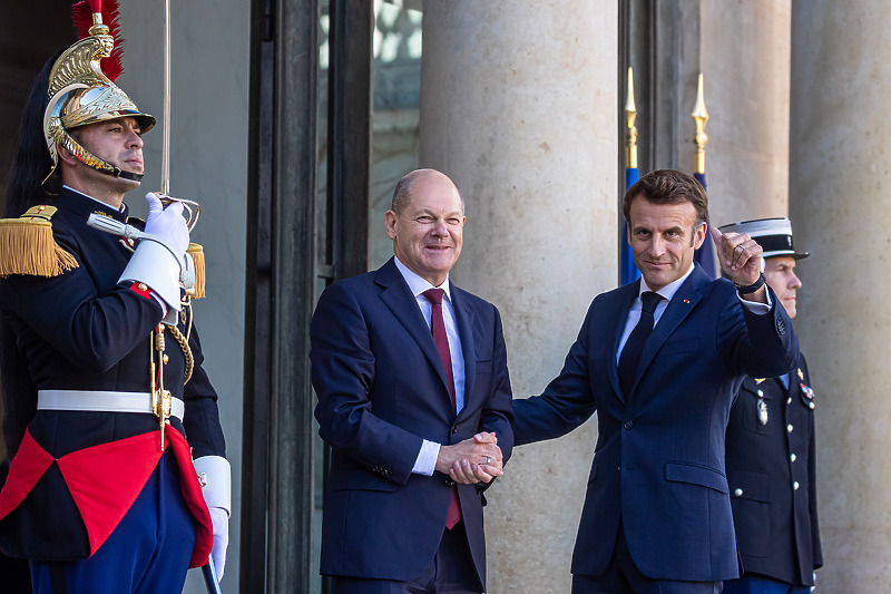 Olaf Scholz i Emmanuel Macron (Foto: EPA-EFE)