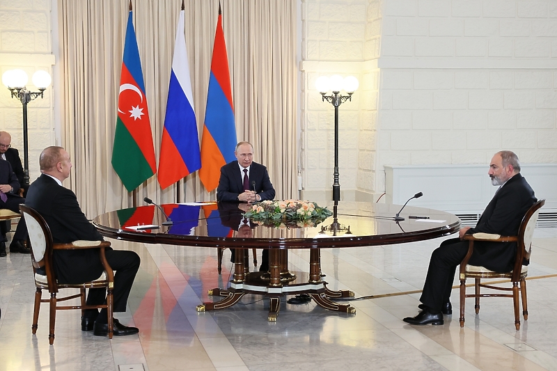 Pašinjan, Alijev i Putin u Sočiju (Foto: EPA-EFE)