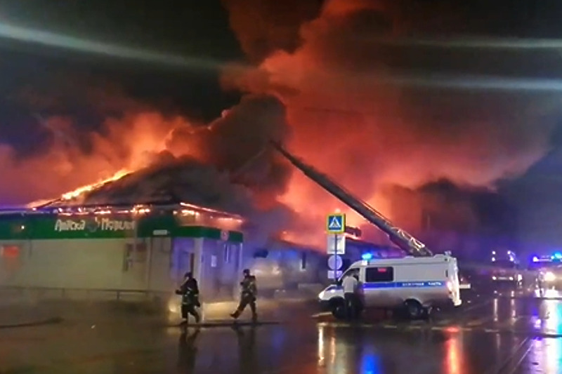 Požar ugašen u subotu ujutro (Screenshot: Kommersant)