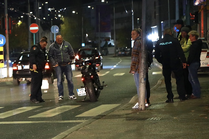 Saobraćajna nesreća kod mosta "Suade i Olge" u Sarajevu (Foto: I. L./Klix.ba)