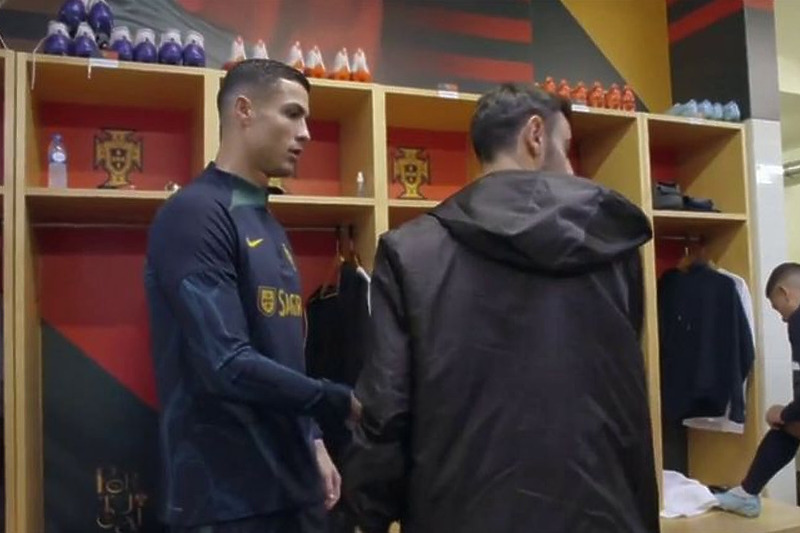 Bruno je "teška srca" pružio ruku (Foto: Screenshot)