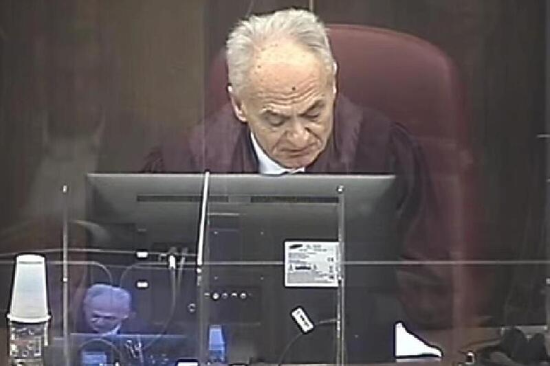 Sudija Branko Perić čita presudu