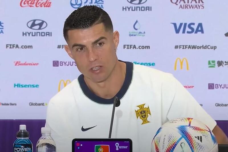 Cristiano Ronaldo na konferenciji za medije (Foto: Screenshot/Youtube)