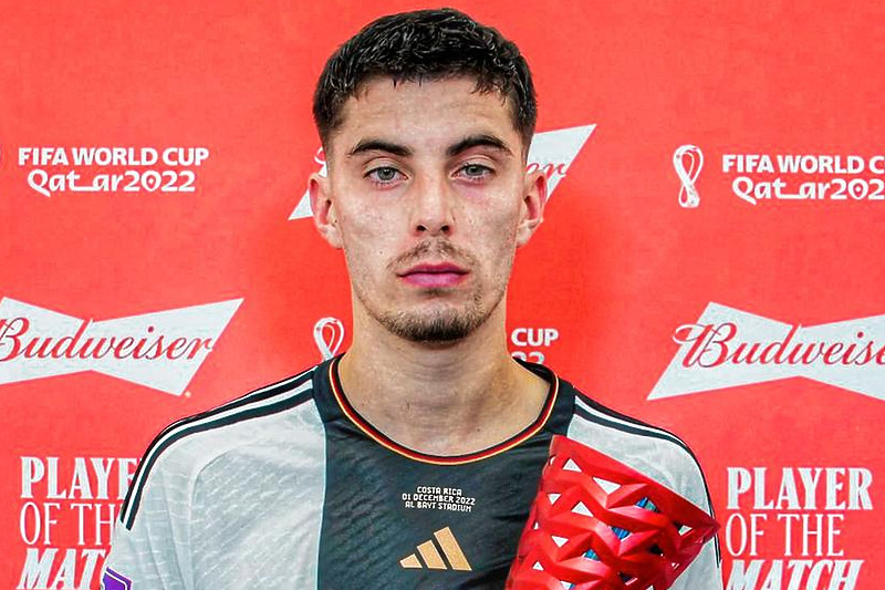 Havertz pozira s nagradom za igrača utakmice (Foto: FIFA World Cup)