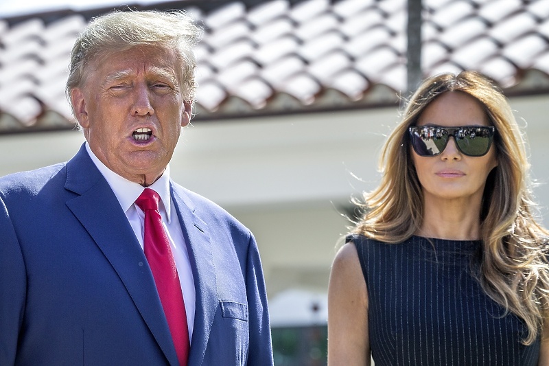 Donald Trump sa suprugom Melanijom (Foto: EPA-EFE)