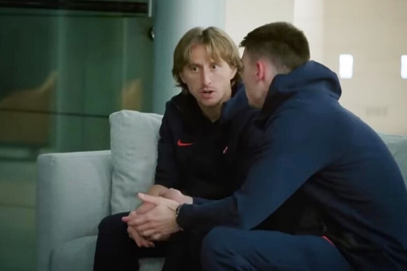 Modrić u dokumentarcu dok razgovara s Livakovićem (Foto: Screenshot)