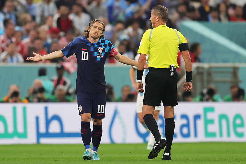 Luka Modrić i Daniele Orsato (Foto: EPA-EFE)