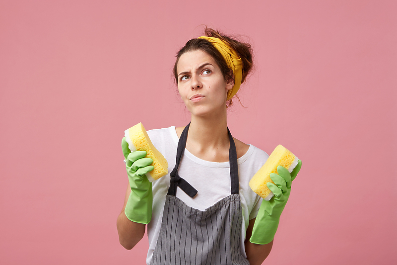 Proizvodi koje već imate u kući mogu vam pomoći u čišćenju ogledala © Shutterstock